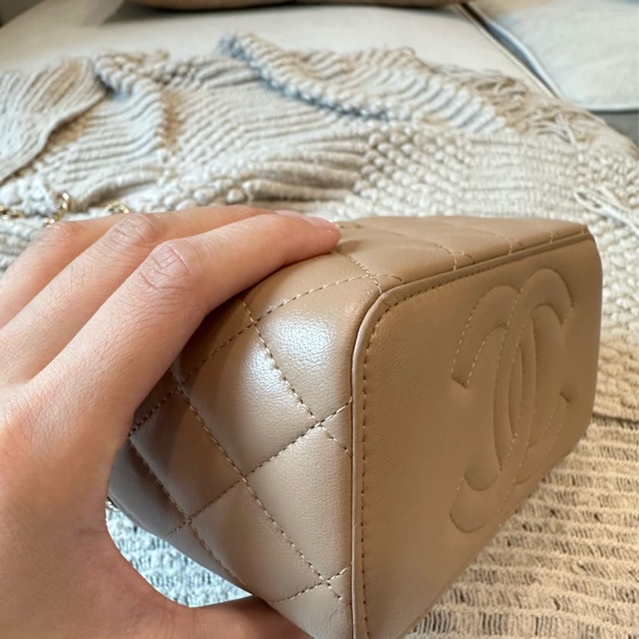 Chanel 長盒子 化妝包 側背包 米色 台灣專櫃購入全配-39