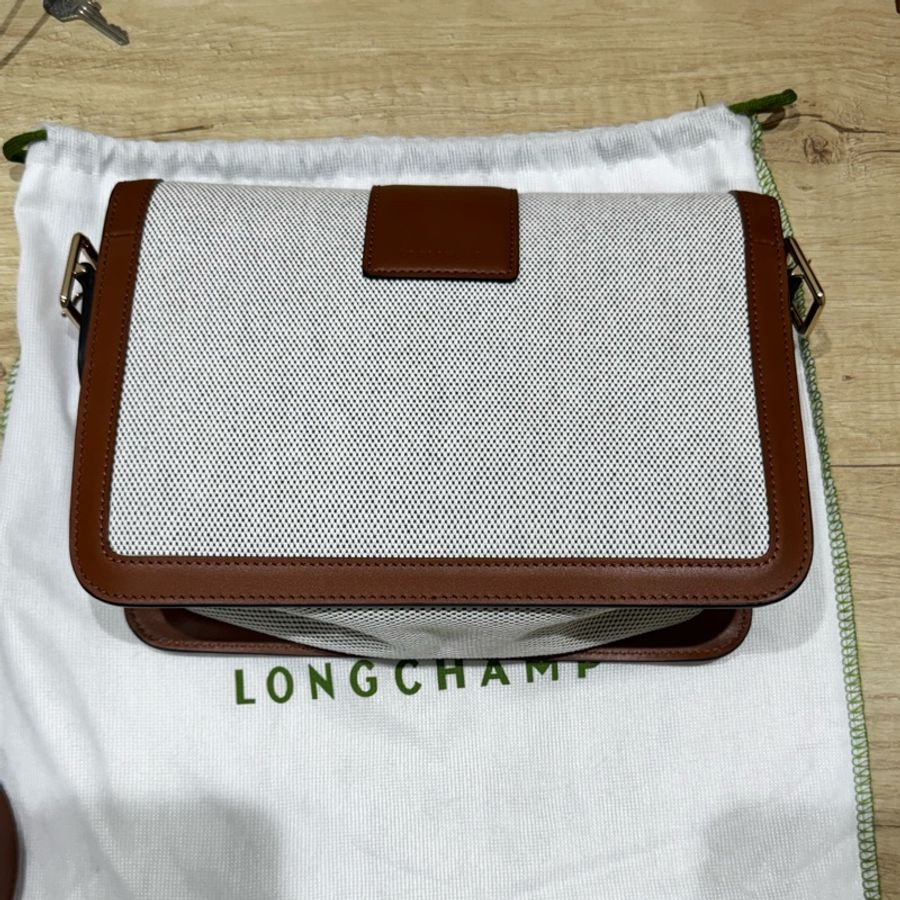 LONGCHAMP BOX-TROT小牛皮帆布拼接金屬LOGO翻蓋斜背包(M/白蘭地酒)-10