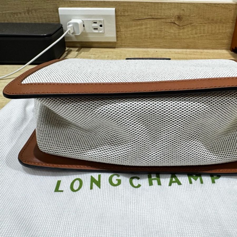 LONGCHAMP BOX-TROT小牛皮帆布拼接金屬LOGO翻蓋斜背包(M/白蘭地酒)-12