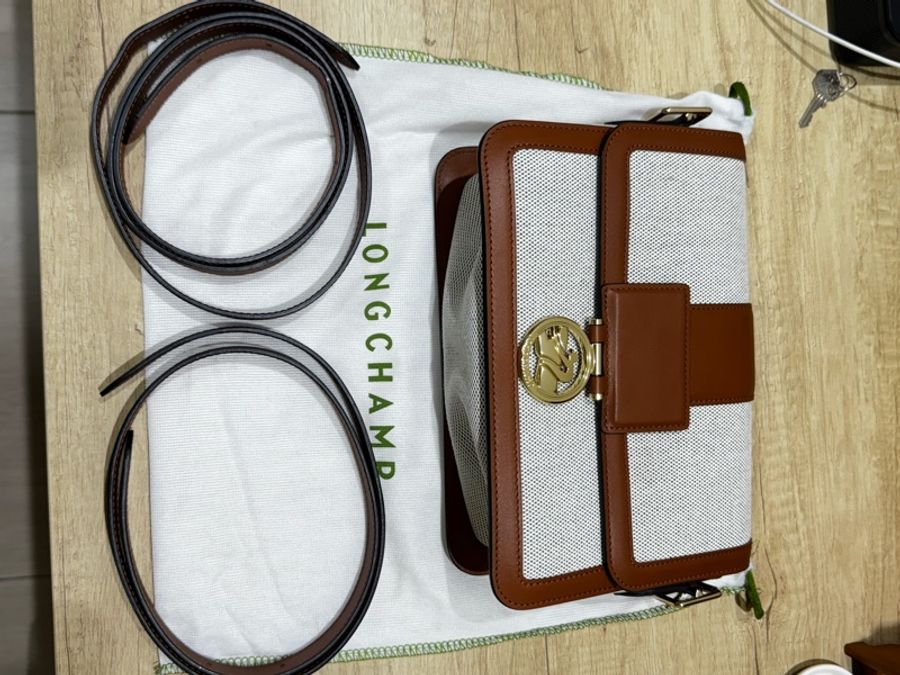 LONGCHAMP BOX-TROT小牛皮帆布拼接金屬LOGO翻蓋斜背包(M/白蘭地酒)-19