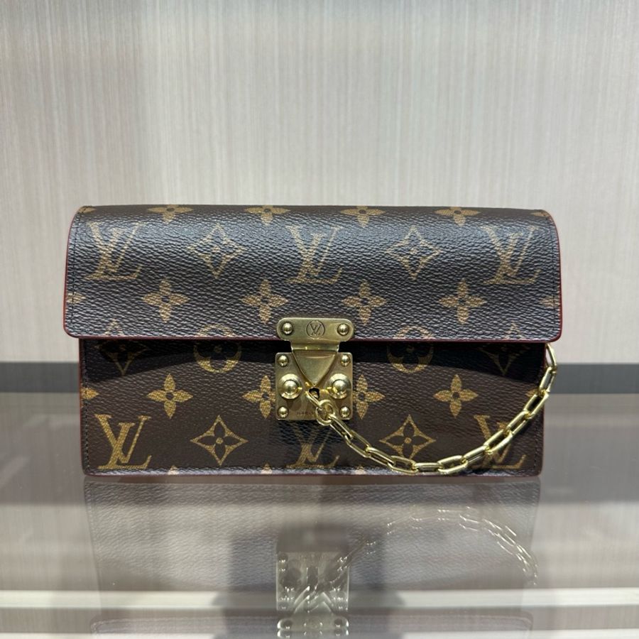 LOUIS VUITTON S Lock 两用链条腰带可调节 腰包 斜挎包-0