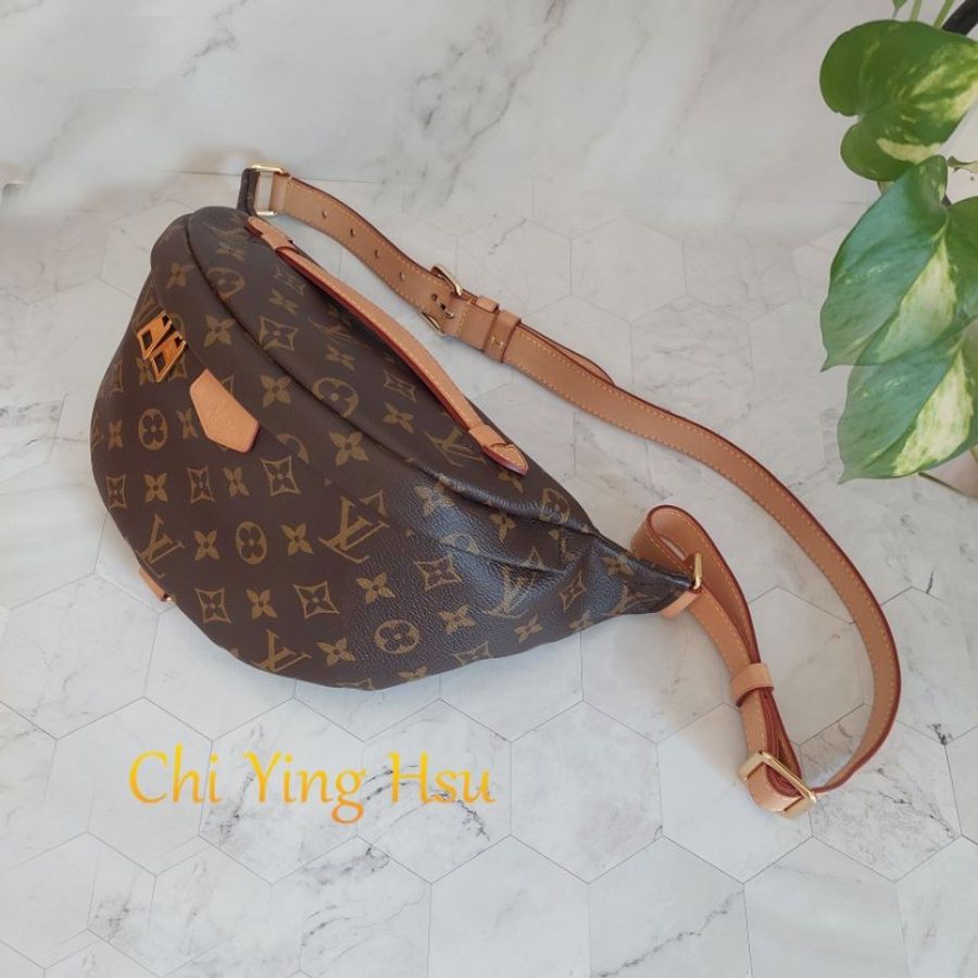 LV M43644 Bumbag🎀現品實拍 🎀 Monogram老花字紋 腰包 斜背包 胸口包-4