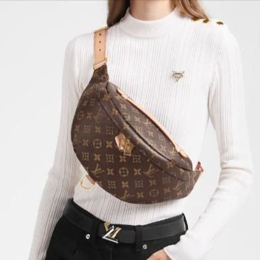 LV M43644 Bumbag🎀現品實拍 🎀 Monogram老花字紋 腰包 斜背包 胸口包-11