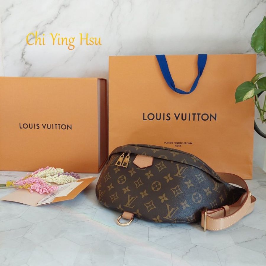 LV M43644 Bumbag🎀現品實拍 🎀 Monogram老花字紋 腰包 斜背包 胸口包-18