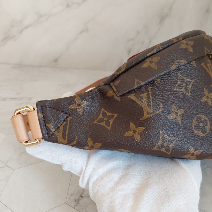 LV M43644 Bumbag🎀現品實拍 🎀 Monogram老花字紋 腰包 斜背包 胸口包-35