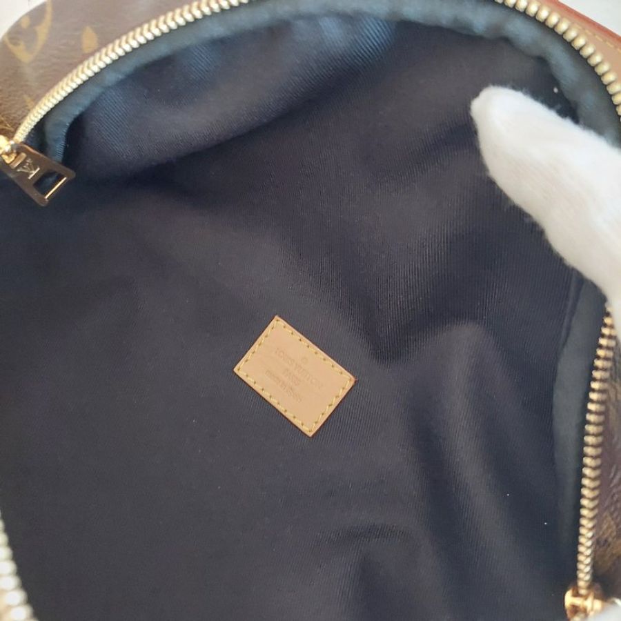 LV M43644 Bumbag🎀現品實拍 🎀 Monogram老花字紋 腰包 斜背包 胸口包-47