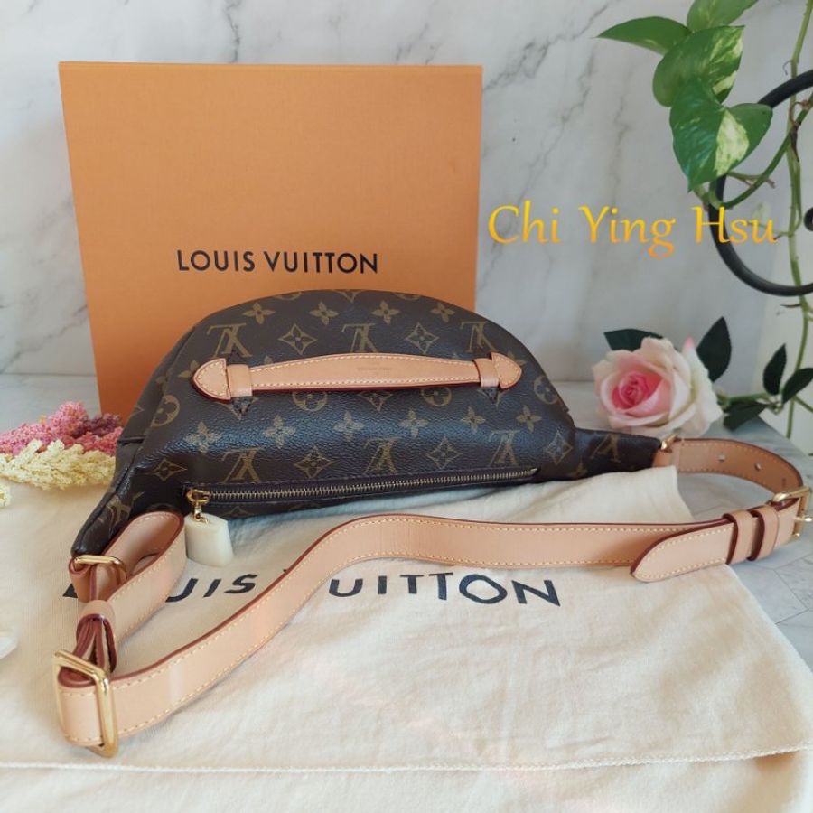 LV M43644 Bumbag🎀現品實拍 🎀 Monogram老花字紋 腰包 斜背包 胸口包-58