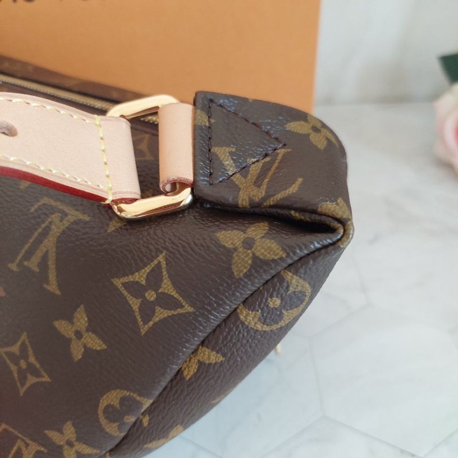 LV M43644 Bumbag🎀現品實拍 🎀 Monogram老花字紋 腰包 斜背包 胸口包-64