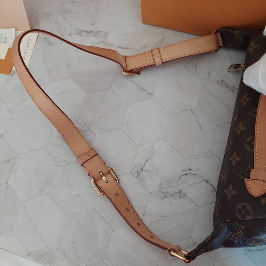 LV M43644 Bumbag🎀現品實拍 🎀 Monogram老花字紋 腰包 斜背包 胸口包-83