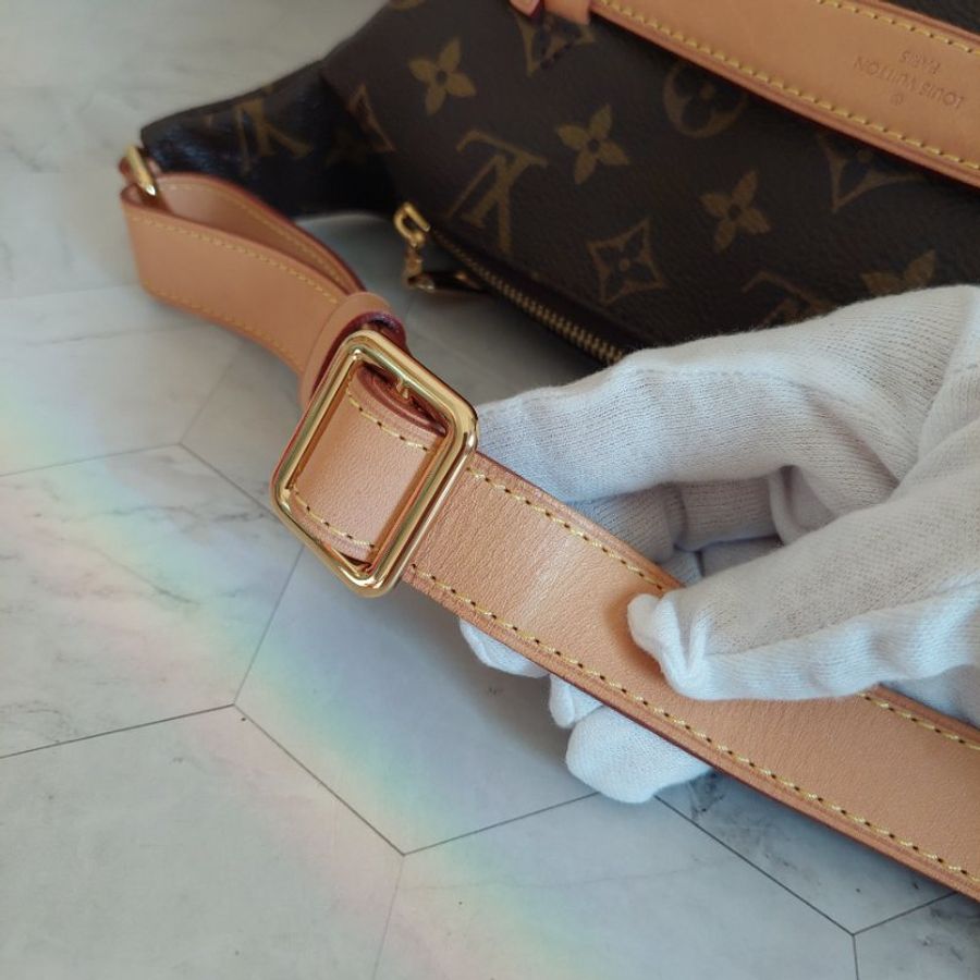 LV M43644 Bumbag🎀現品實拍 🎀 Monogram老花字紋 腰包 斜背包 胸口包-84