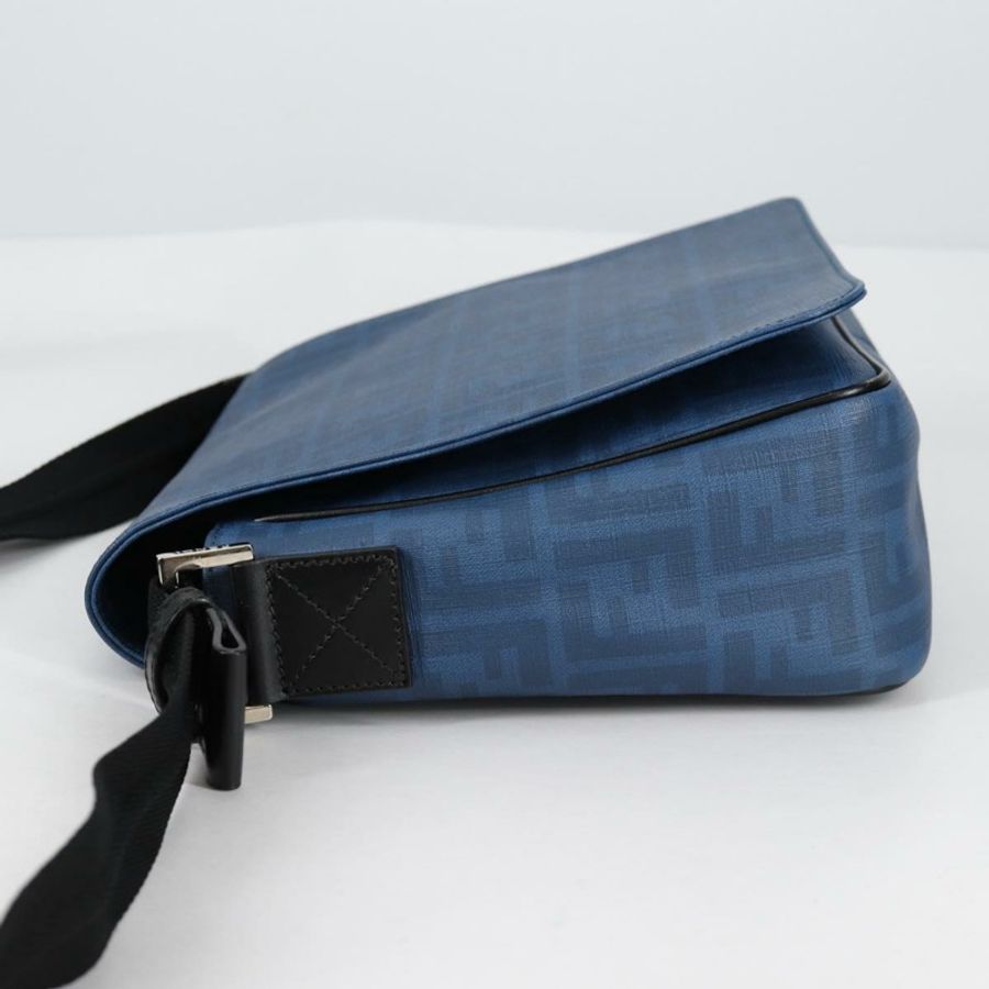 【日本直送】FENDI Zucca帆布單肩包 PVC藍銀色 正品 135235M-2