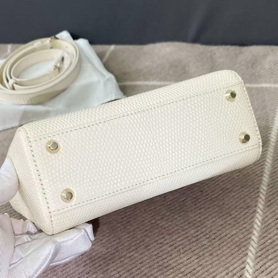 Dior三格白色蜥蜴皮金扣戴妃包,2021年購入-7