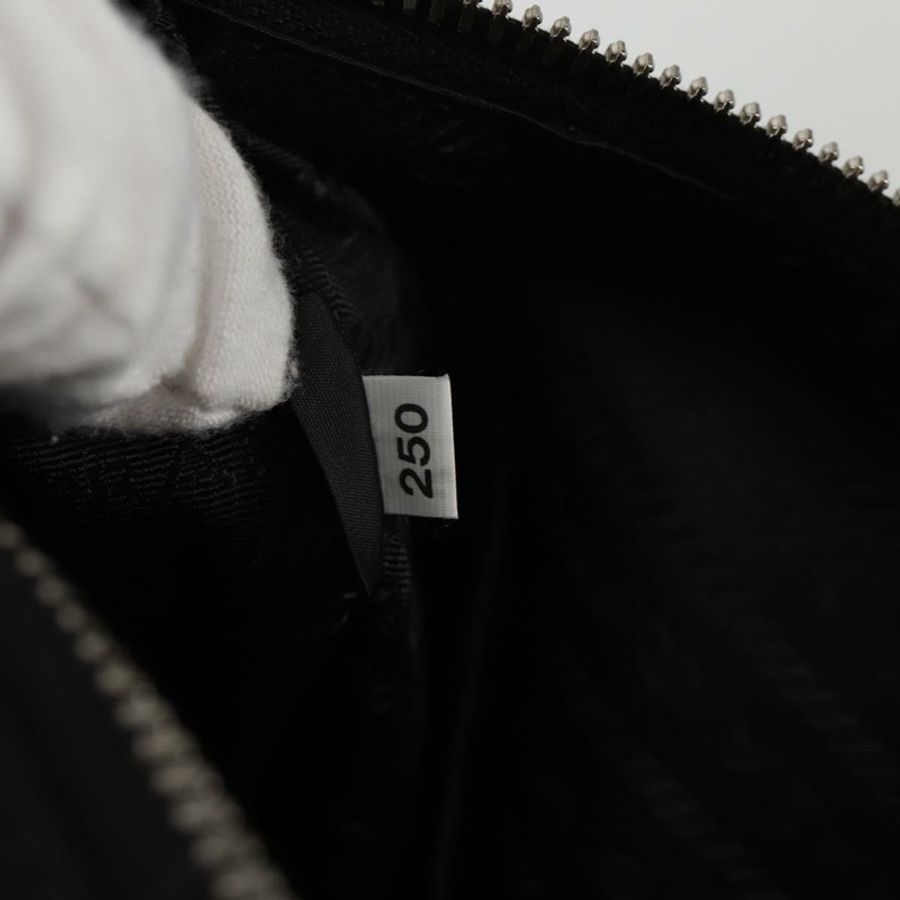 【日本直送】PRADA 手拿包 Saffiano 尼龍 黑色 銀色 Auth am9108V-11