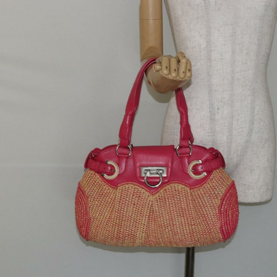 【日本直送】Salvatore Ferragamo Gancini 單肩包 拉菲草粉紅銀色 正品 143084-23