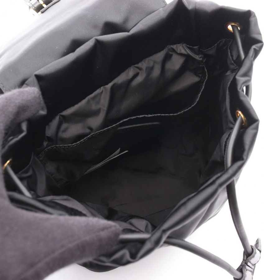 范思哲美杜莎迷你雙肩包，尼龍皮革材質，黑色，二手女款-2