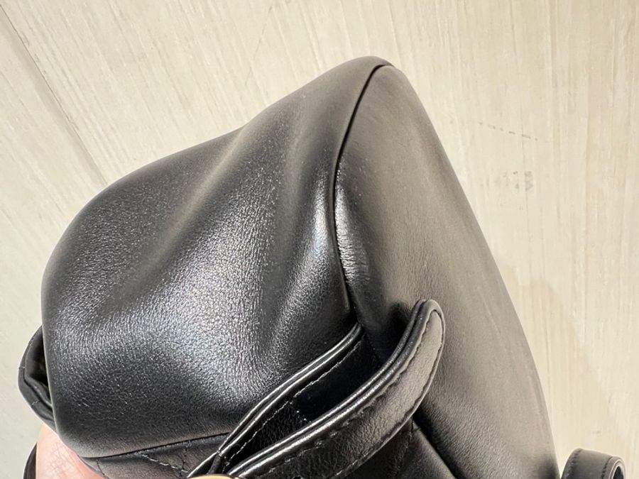 Chanel黑牛皮duma mini 淡金釦後背包-3