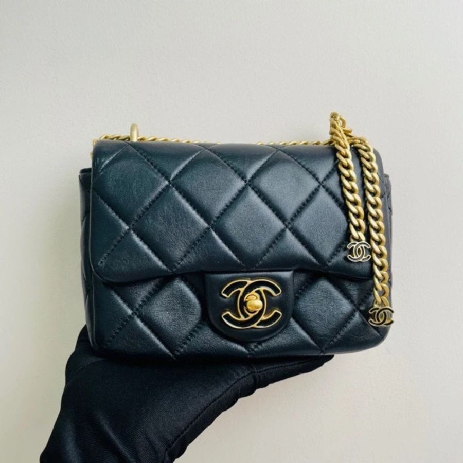 Chanel香奈儿22p新款珐琅扣方胖子大mini黑色复古金扣链条包芯片款-0
