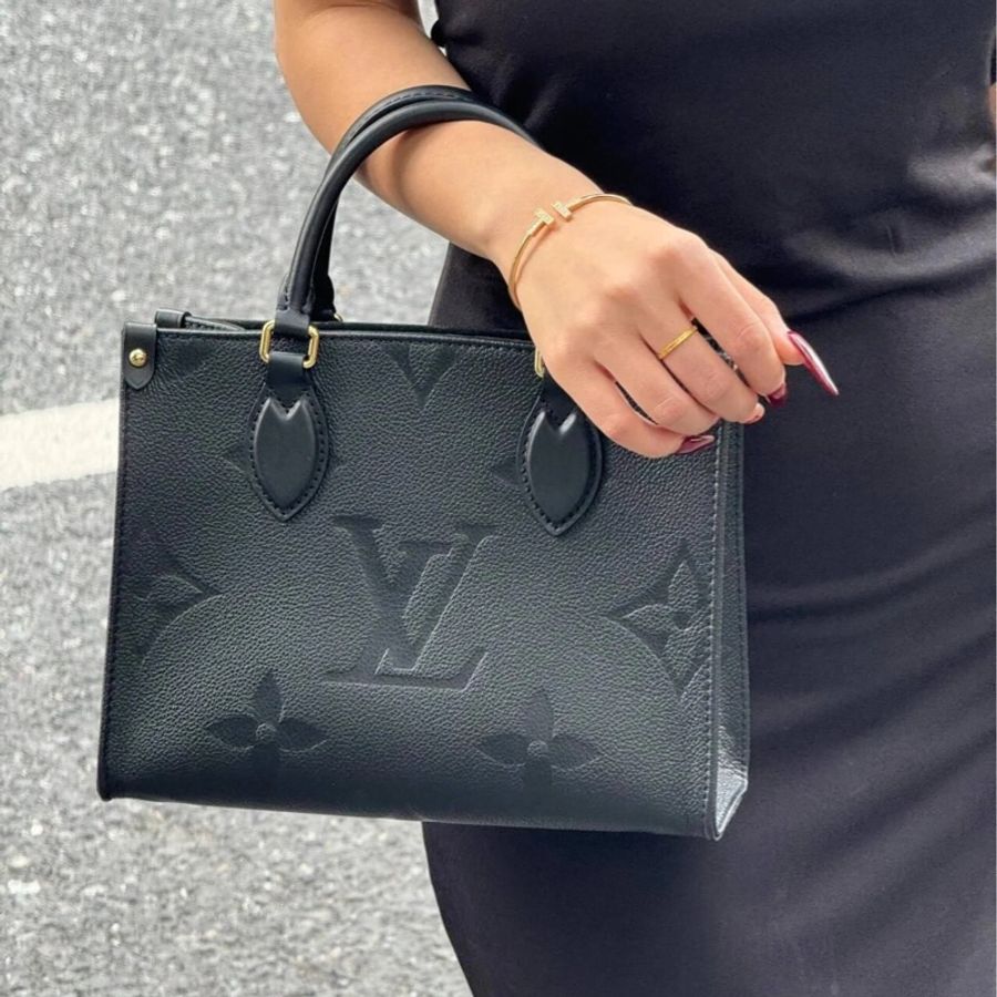 🈶購證 #99新閒置 #芯片款 #全網最低 Lv onthego小號全牛皮黑金托特包🈶可調可拆背帶-3