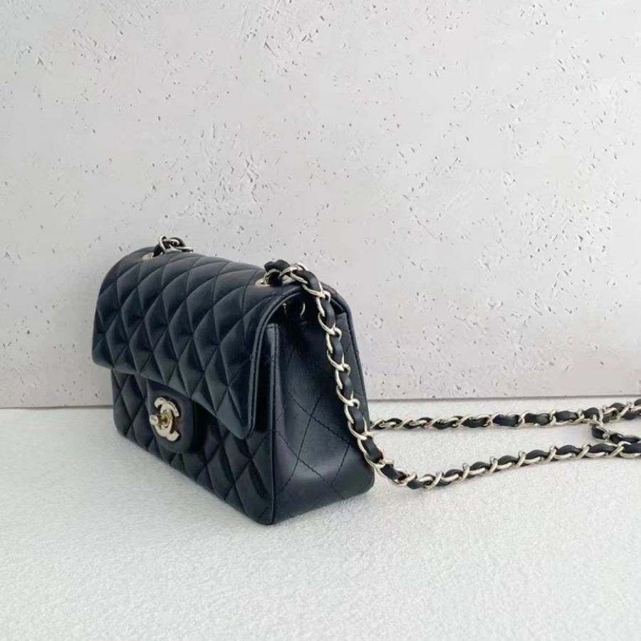 Chanel香奈兒大mini黑金羊皮鏈條包，鐳射31開-4