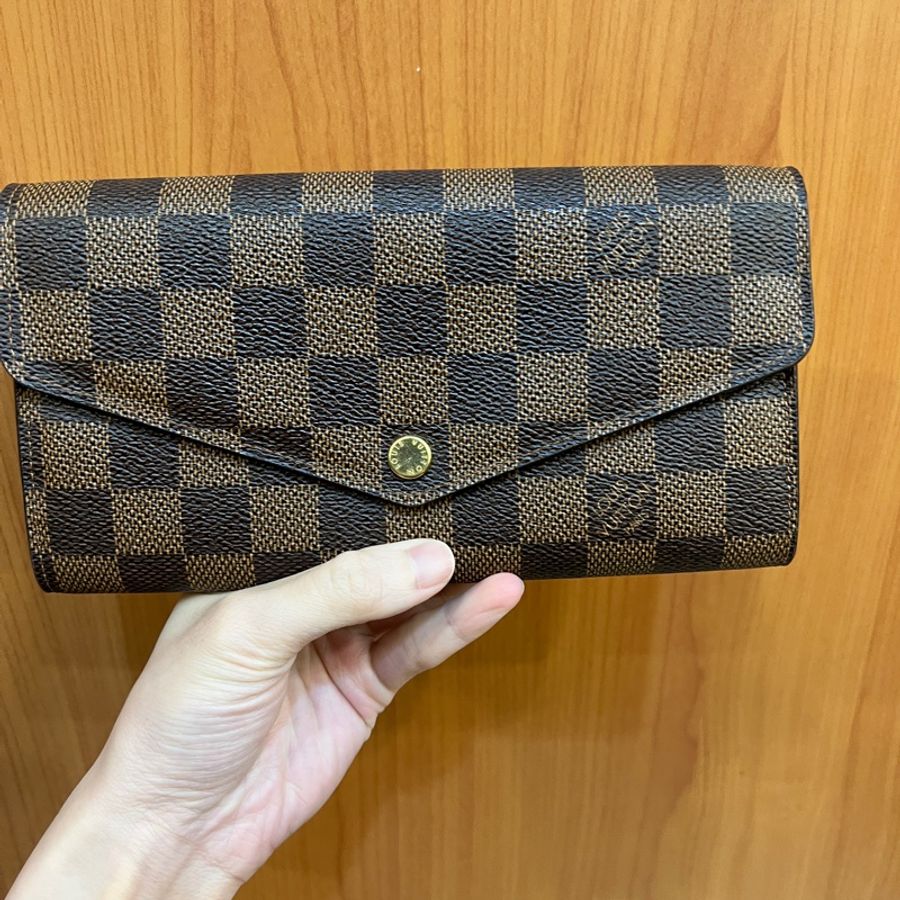 LV 咖格金釦Sarah 12卡長夾N63209-0