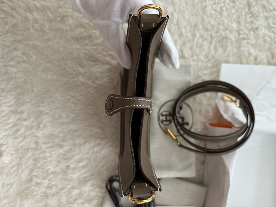 全新 Hermes 2025 k刻 Mini Evelyne二代 大象灰金釦 Epsom皮➕全皮背帶 (東京購入)-15