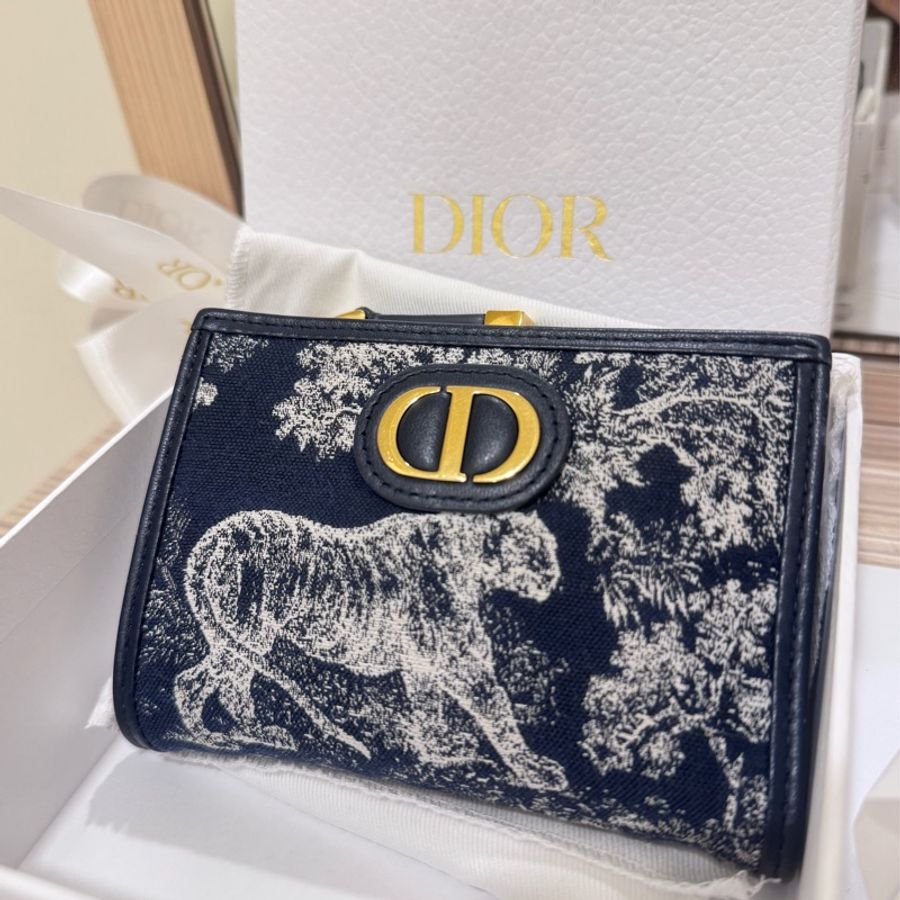 Dior 30 Montaigne Dahlia-0