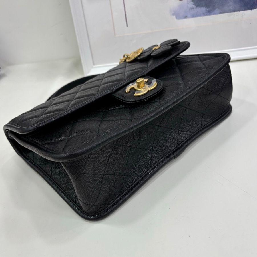 Chanel香奈兒 25B黑金荔枝皮金幣四葉草郵差包!晶片款 全新10.14購證-5