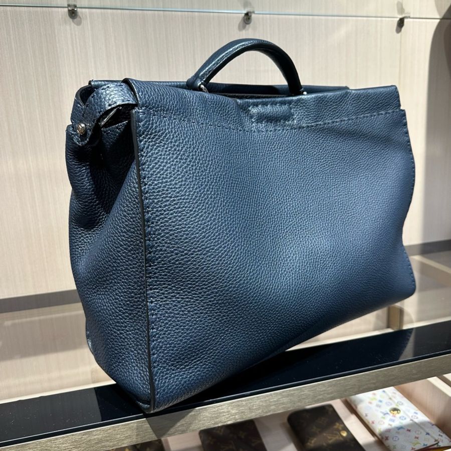 FENDI芬迪 Peekaboo ISeeU 托特包Tote包购物袋单肩斜挎手提包-1