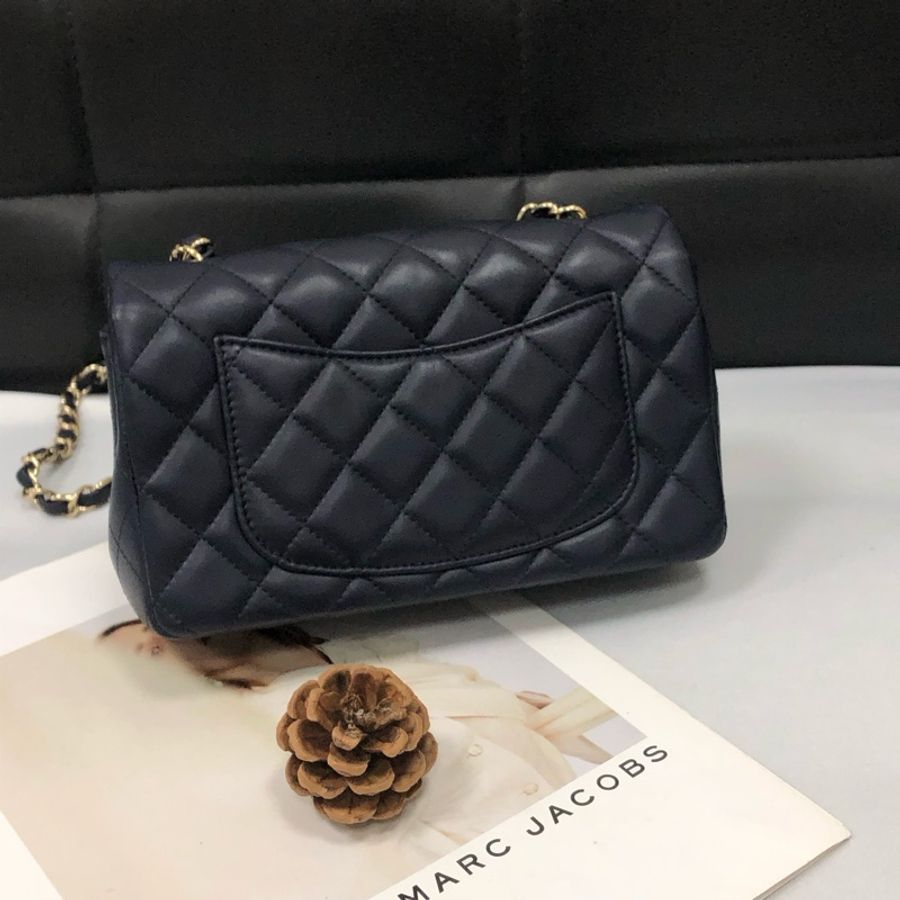 Chanel 藍黑色羊皮cf 大mini鏈條斜挎單肩包,有卡29開,尺寸約20*13cm。-1
