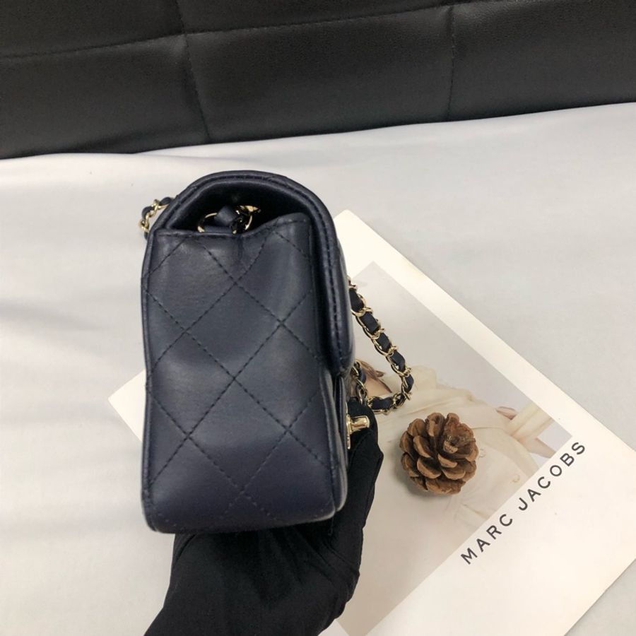 Chanel 藍黑色羊皮cf 大mini鏈條斜挎單肩包,有卡29開,尺寸約20*13cm。-2