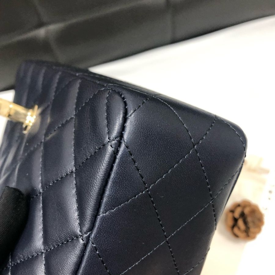 Chanel 藍黑色羊皮cf 大mini鏈條斜挎單肩包,有卡29開,尺寸約20*13cm。-6