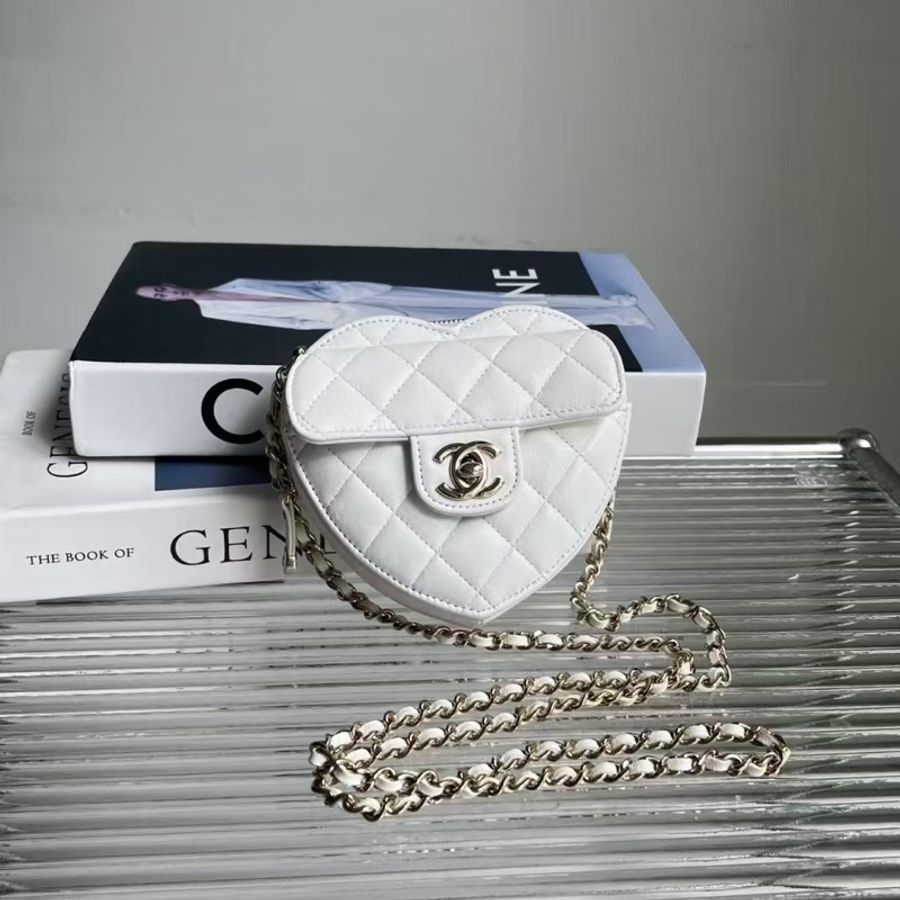 閒置🆕 Chanel/香奈兒22S 白金愛心鏈條包尺寸：12x13x5.5cm 好價得-0