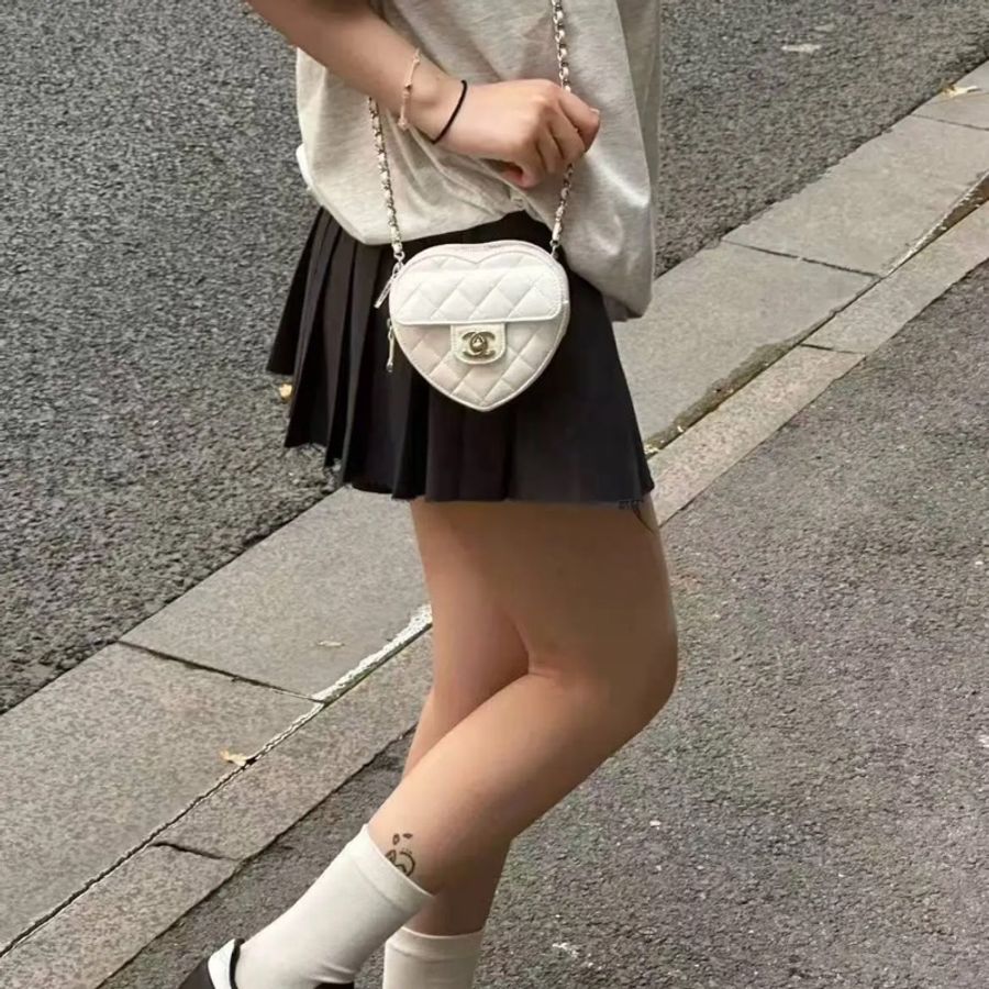 閒置🆕 Chanel/香奈兒22S 白金愛心鏈條包尺寸：12x13x5.5cm 好價得-4