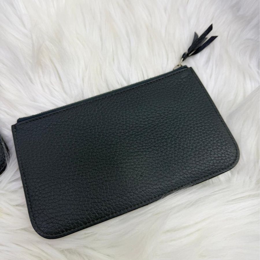 這是一款愛馬仕Dogon Duo GM Wallet採用Togo 皮革製成-4