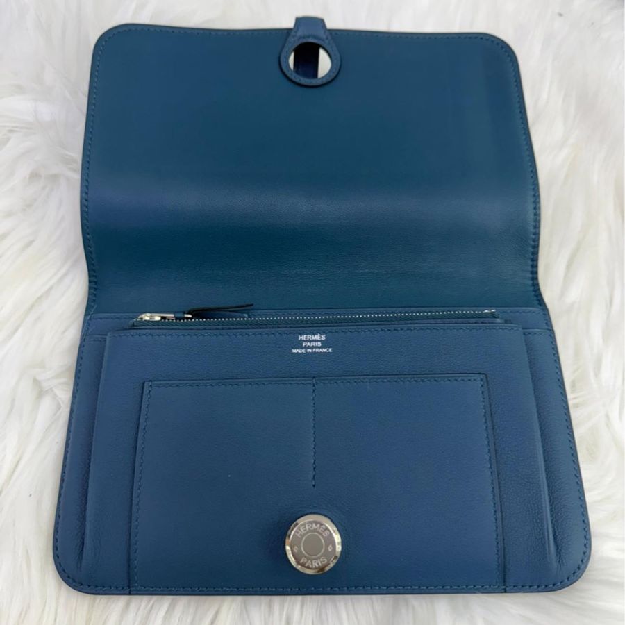 這是一款愛馬仕Dogon Duo GM Wallet採用swift 皮革製成-9