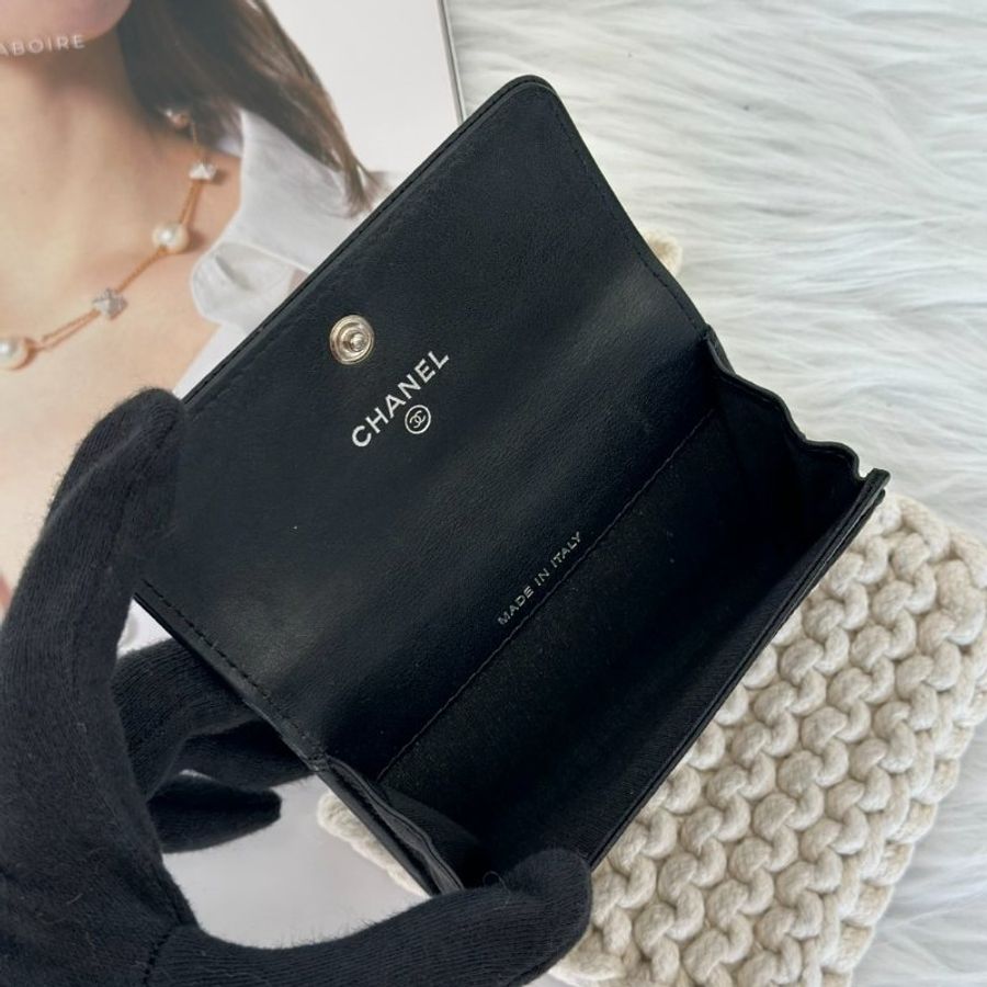 CHANEL 壓紋雙C口蓋卡包 - 黑16開-3