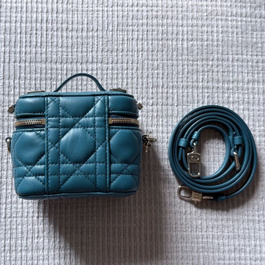 lady Dior micro vanity case微型化妝箱-7