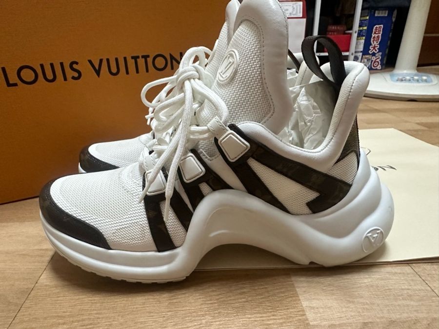 歡迎議價 Louis Vuitton 經典花紋配色老爹鞋 黃金尺寸39-2