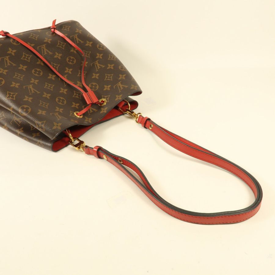LOUIS VUITTON Monogram Neo Noe Bucket Bag金扣肩背袋Coquelicot-6