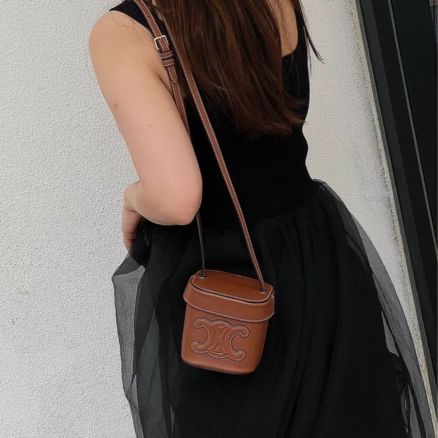 🈶購證 #99新閒置 #超甜價割愛 Celine焦糖棕小方盒斜挎包-2