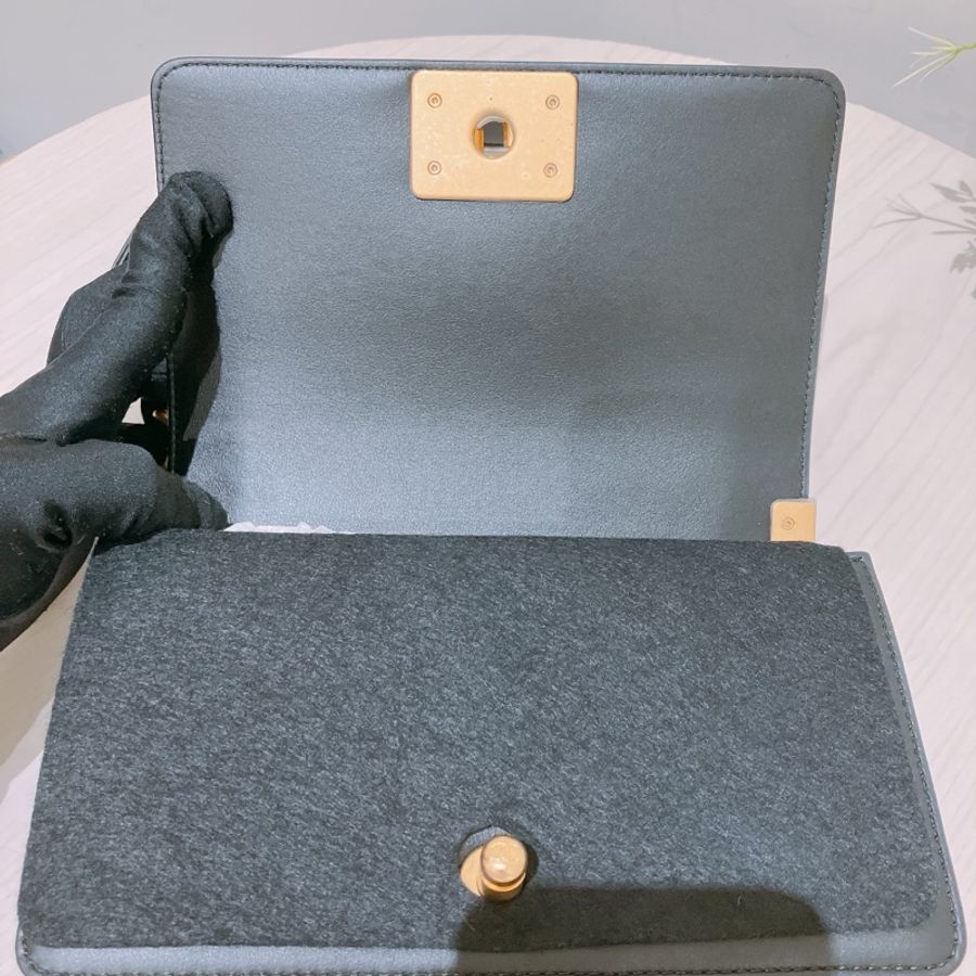 TK1841 Chanel 香奈兒經典小號小牛皮黑色金扣Boy 20 CM Calfskin Black X GHW-22