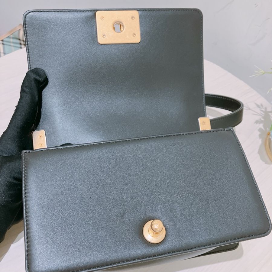 TK1841 Chanel 香奈兒經典小號小牛皮黑色金扣Boy 20 CM Calfskin Black X GHW-24