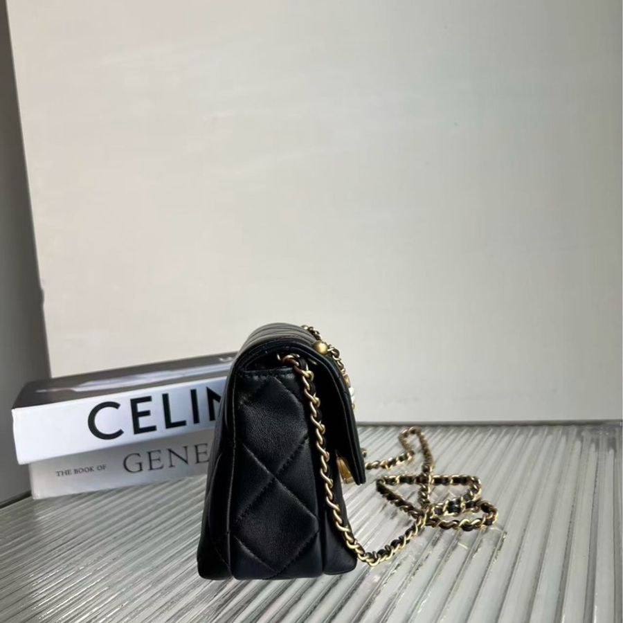 🆕 Chanel/香奈兒24A 黑色金扣菱格紋珍珠水鑽 logo 鏈條包，芯片款尺寸：18*12-1