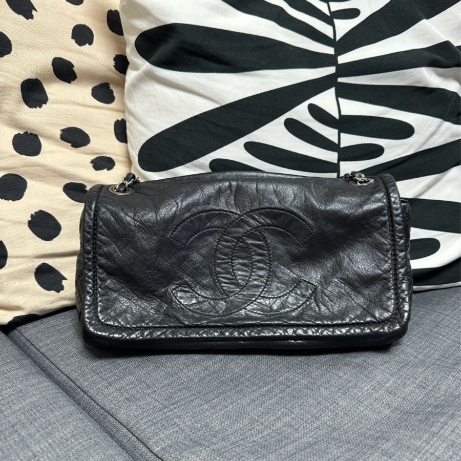 CHANEL 大縫線LOGO翻蓋包-5