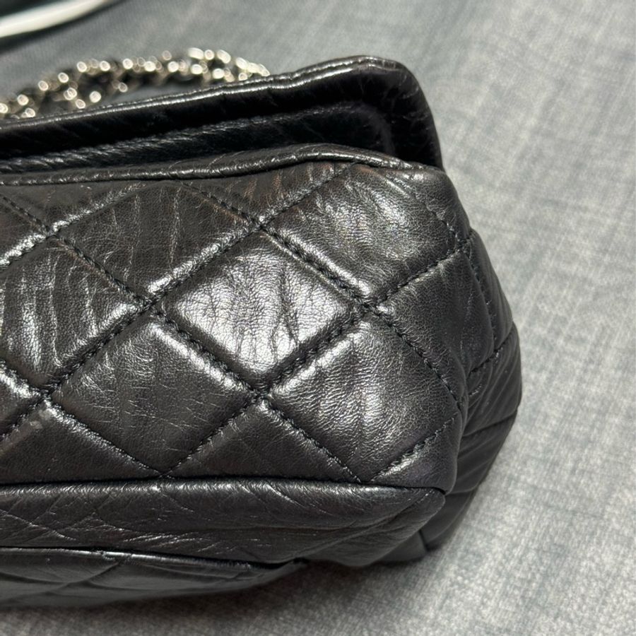 CHANEL 大縫線LOGO翻蓋包-10