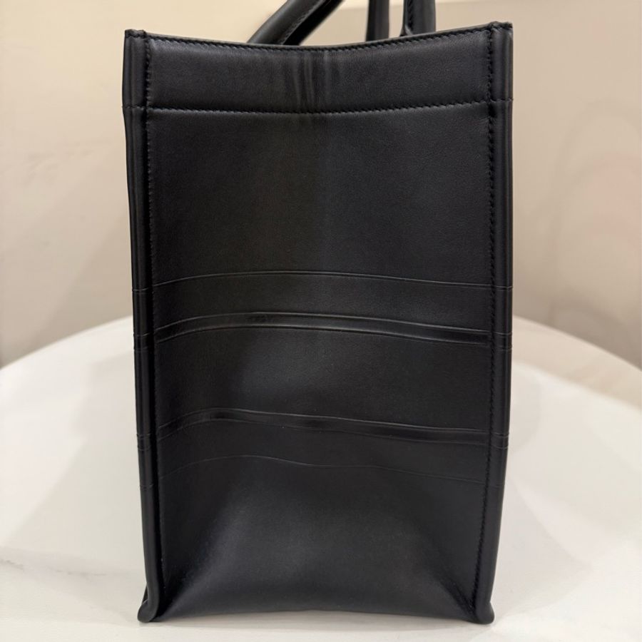 (全新未用）Dior 大型全黑皮革托特包totebook-5