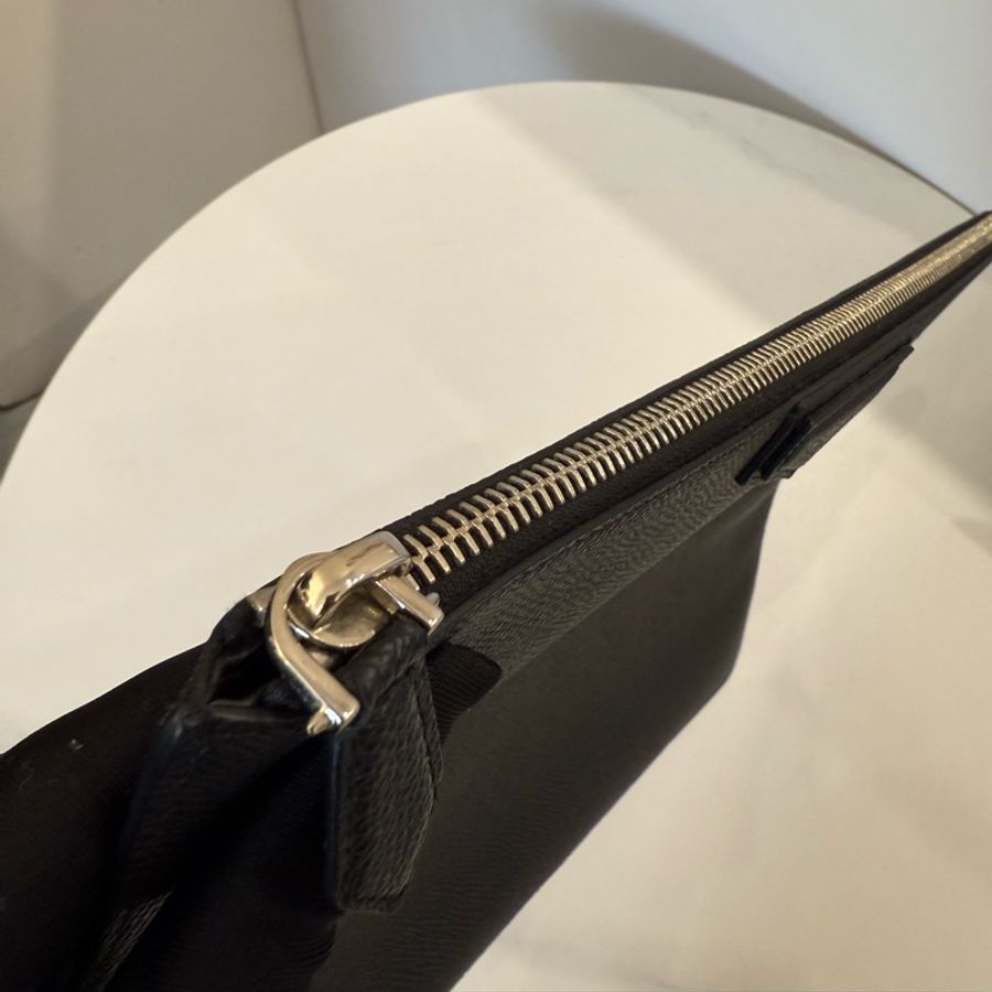 givenchy紀梵希皮革手拿包-6