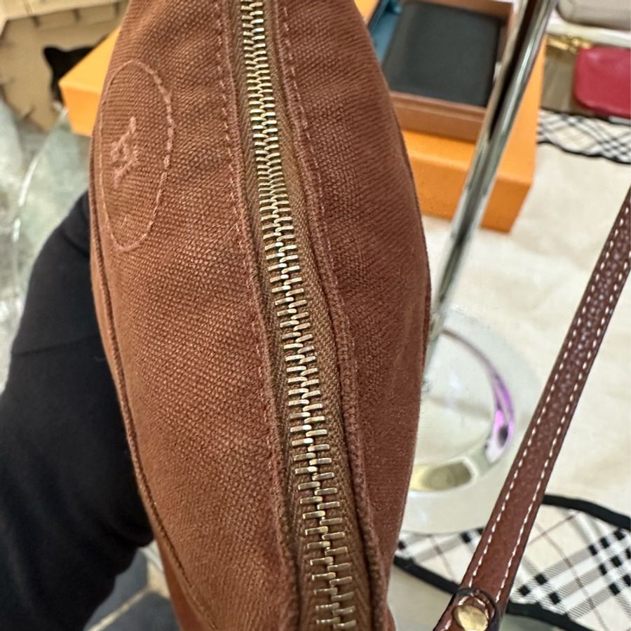 出清HERMES 棕色化妝包 斜背包-17
