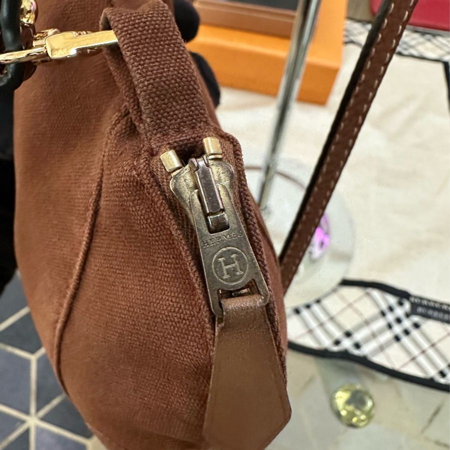 出清HERMES 棕色化妝包 斜背包-24
