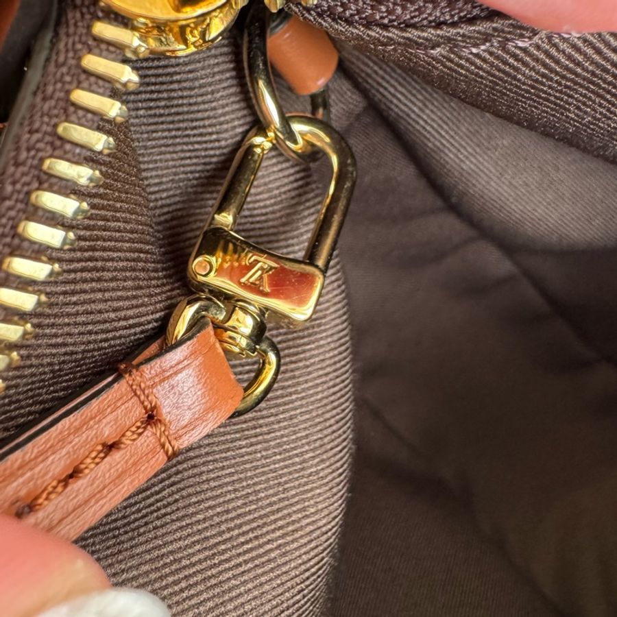 LV M46311花紋loop hobo-18